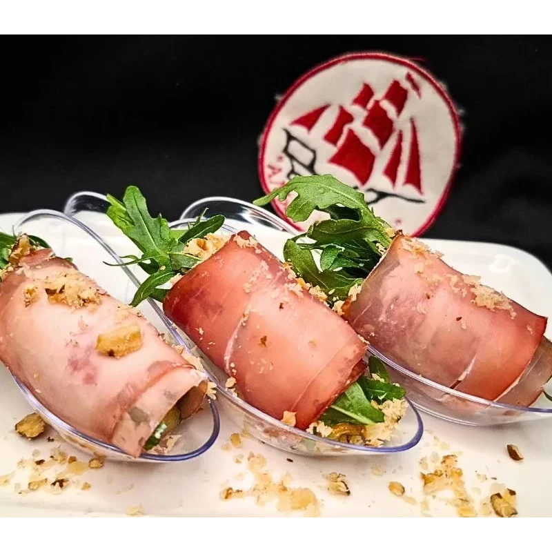 Рулетик из вяленого мяса с грушей ( предзаказ минимум 6 шт)